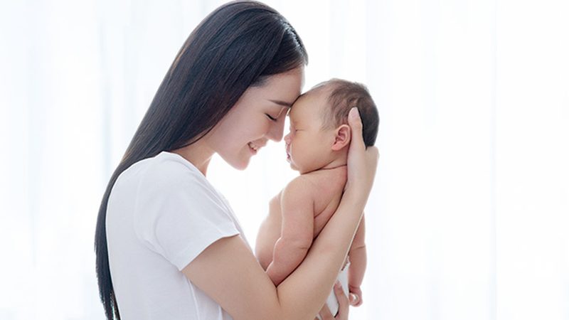 月子中心一对一育婴师：她们的经验，你的育儿助手