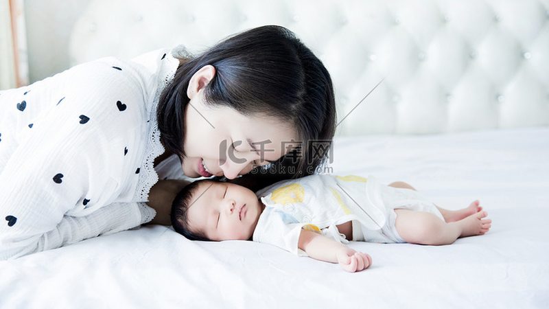 月嫂的一天，从凌晨开始